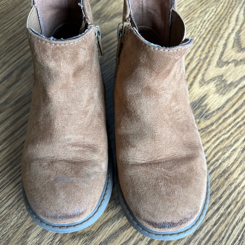 Old Navy kids boots.